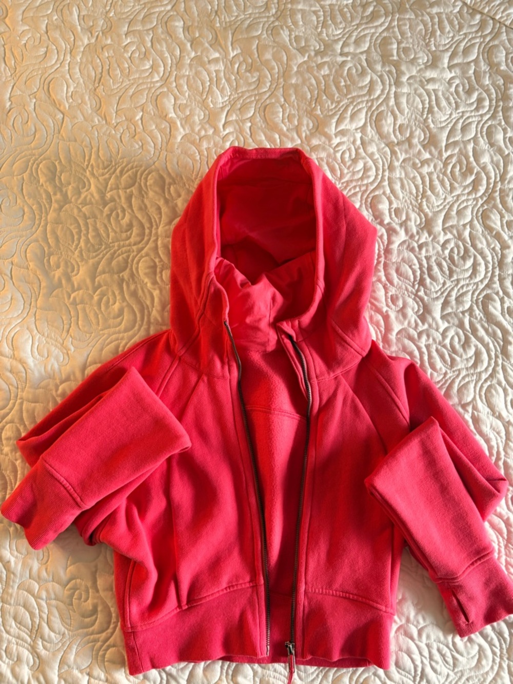 lululemon Athletica Scuba Full-Zip Cropped Hoodie